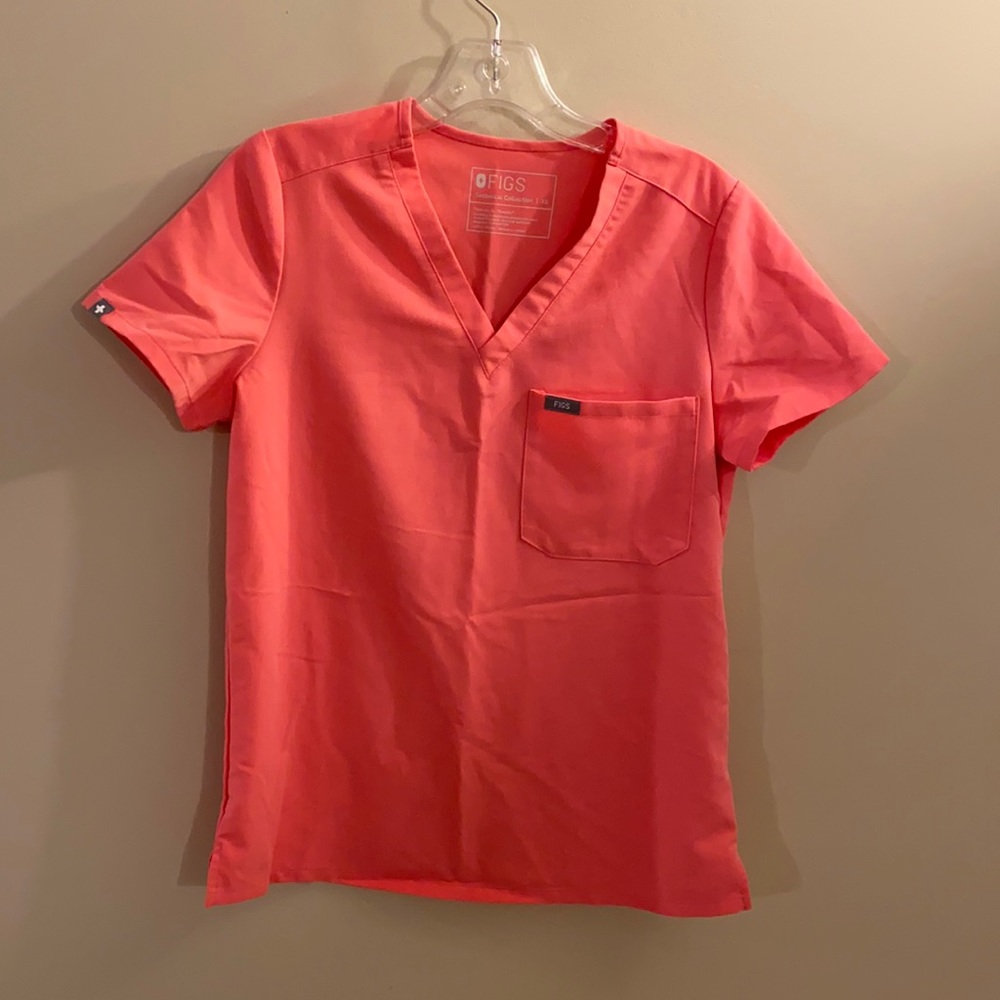 Figs Neon Pink V-Neck Scrub Set